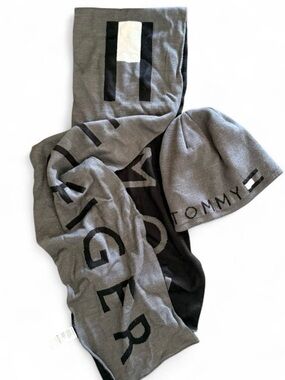 ‘Tommy Hilfiger’ Scarf & Beanie